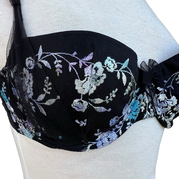 Victoria’s Secret Metallic Embroidered Balconet Bra Mesh Straps Crystal 34C GUC - Picture 12 of 16